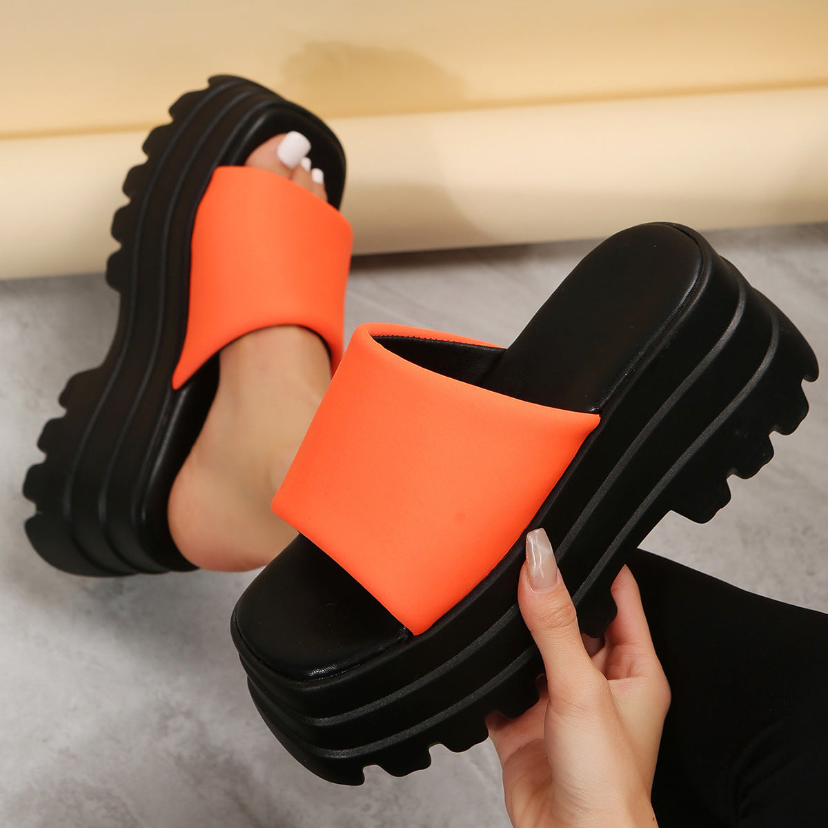 Women's platform slippers