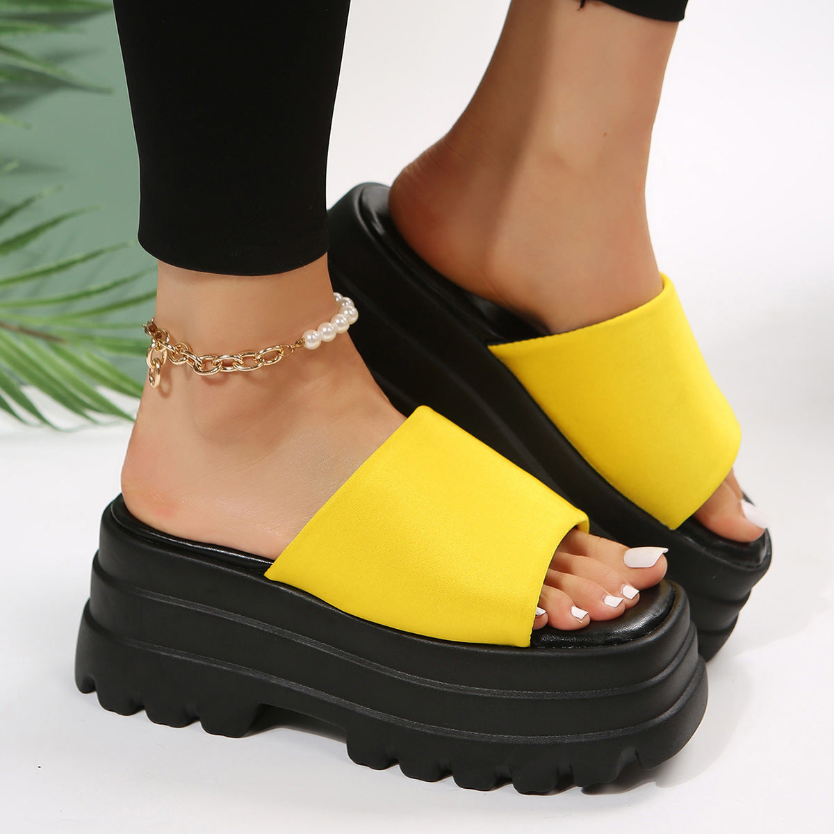 Women's platform slippers